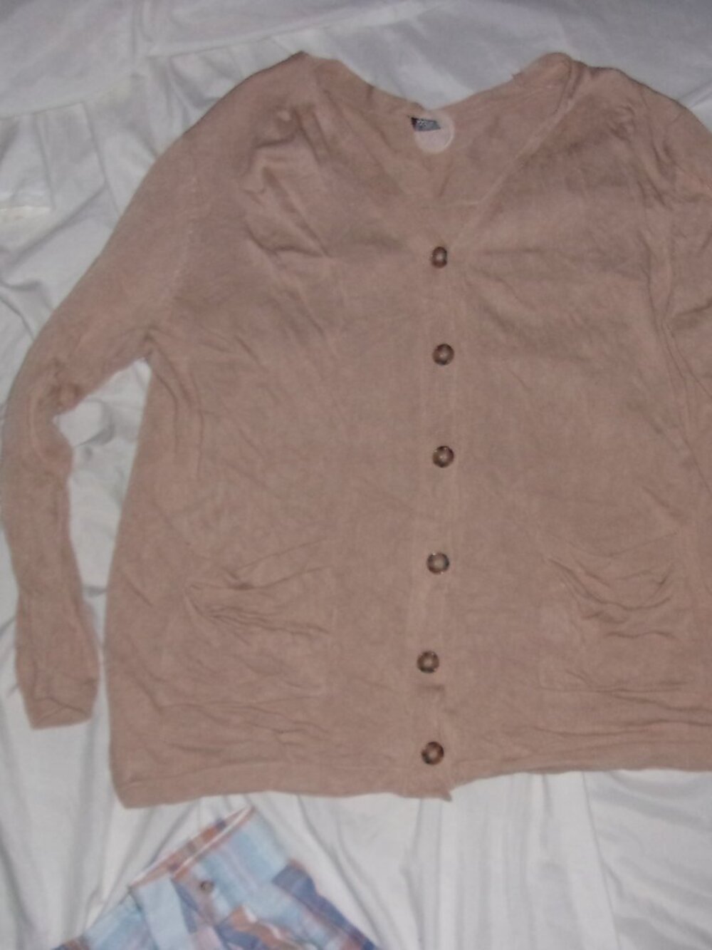 size medium womens  tan light  sweater shirt knit fall autumn winter button